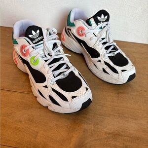 Adidas woman’s 10 black multicolor and White Sneakers